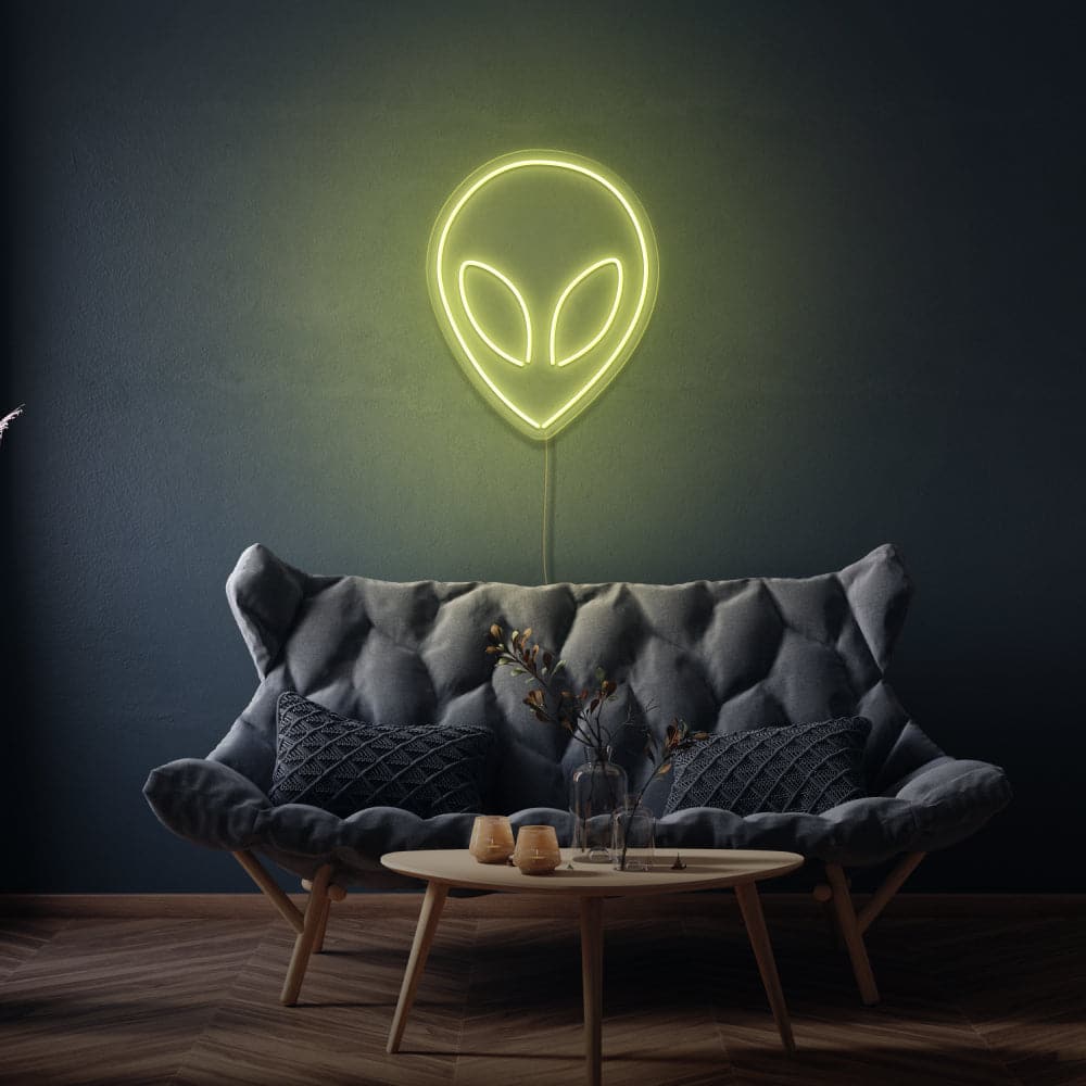 Découvrez notre "Alien Enseigne au néon LED" sur OPLA DESIGN. Personnalisez votre enseigne au néon au Maroc avec notre expertise. Que vous recherchiez une décoration néon LED, un éclairage architectural ou commercial, nous avons tout ce qu'il vous faut. Illuminez votre espace intérieur ou extérieur avec nos enseignes néon sur mesure. Profitez d'un éclairage LED de qualité pour vos bureaux, commerces, hôtels, restaurants et bien plus encore.