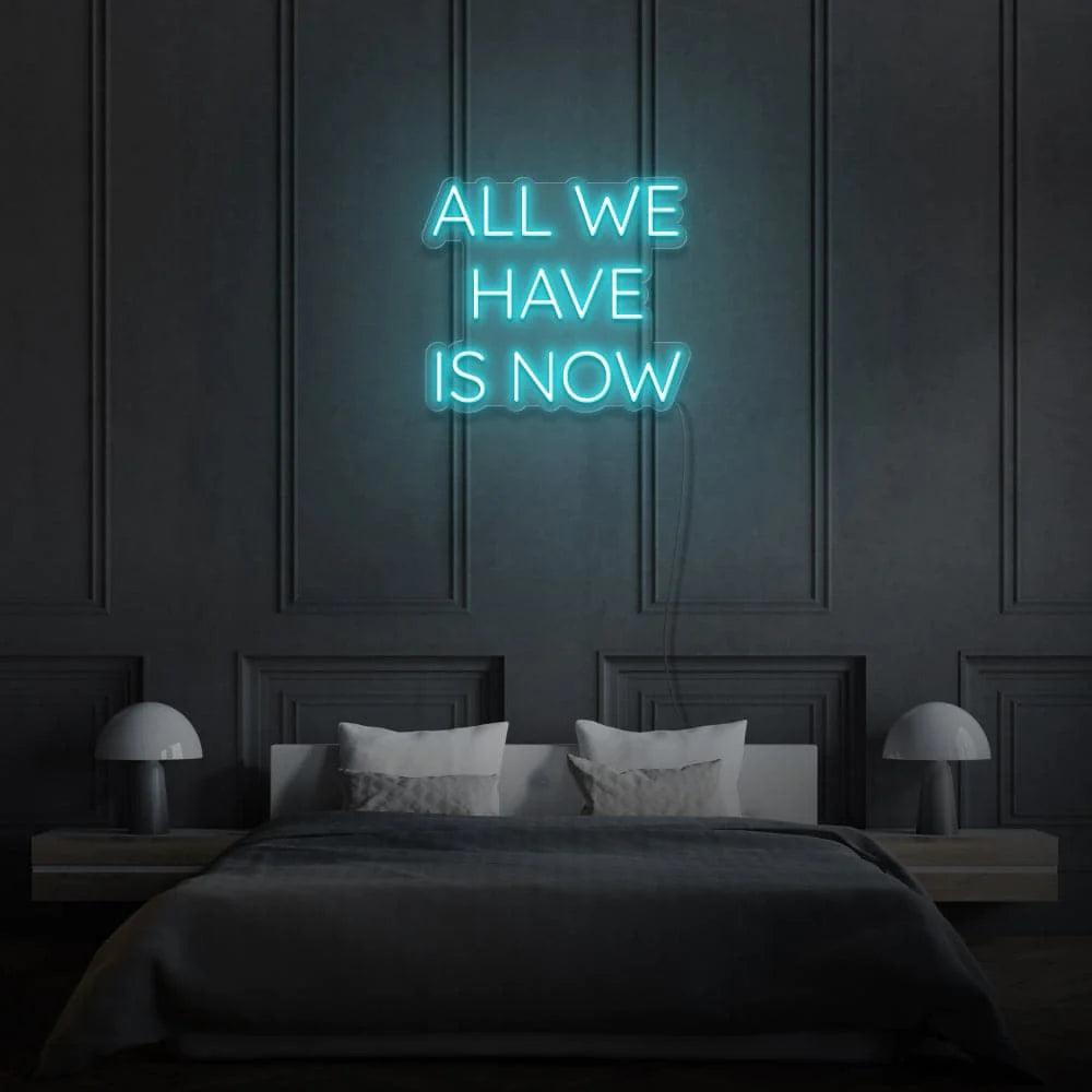 Découvrez notre enseigne néon LED personnalisée "All we have is Now" disponible au Maroc. Ajoutez une touche de décoration néon LED unique à votre espace avec notre éclairage d'ambiance. Que ce soit pour éclairer votre magasin, votre jardin ou votre vitrine, notre enseigne néon LED crée une atmosphère chaleureuse et accueillante. Fabriquée sur mesure, cette enseigne est parfaite pour les établissements commerciaux, les bureaux, les restaurants et bien plus encore. 