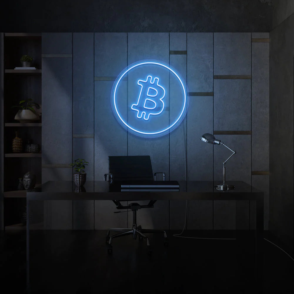 Ajoutez un éclairage exceptionnel à votre intérieur avec notre enseigne néon personnalisée "Bitcoin Logo Enseigne Néon" d'OPLA DESIGN. Utilisant des LED de qualité supérieure, notre enseigne néon donne une touche unique et moderne à votre décoration intérieure. Parfait pour une utilisation dans les magasins, les bureaux, les maisons et les événements spéciaux. Personnalisez-le pour qu'il convienne à votre style. Disponible pour la livraison au Maroc.