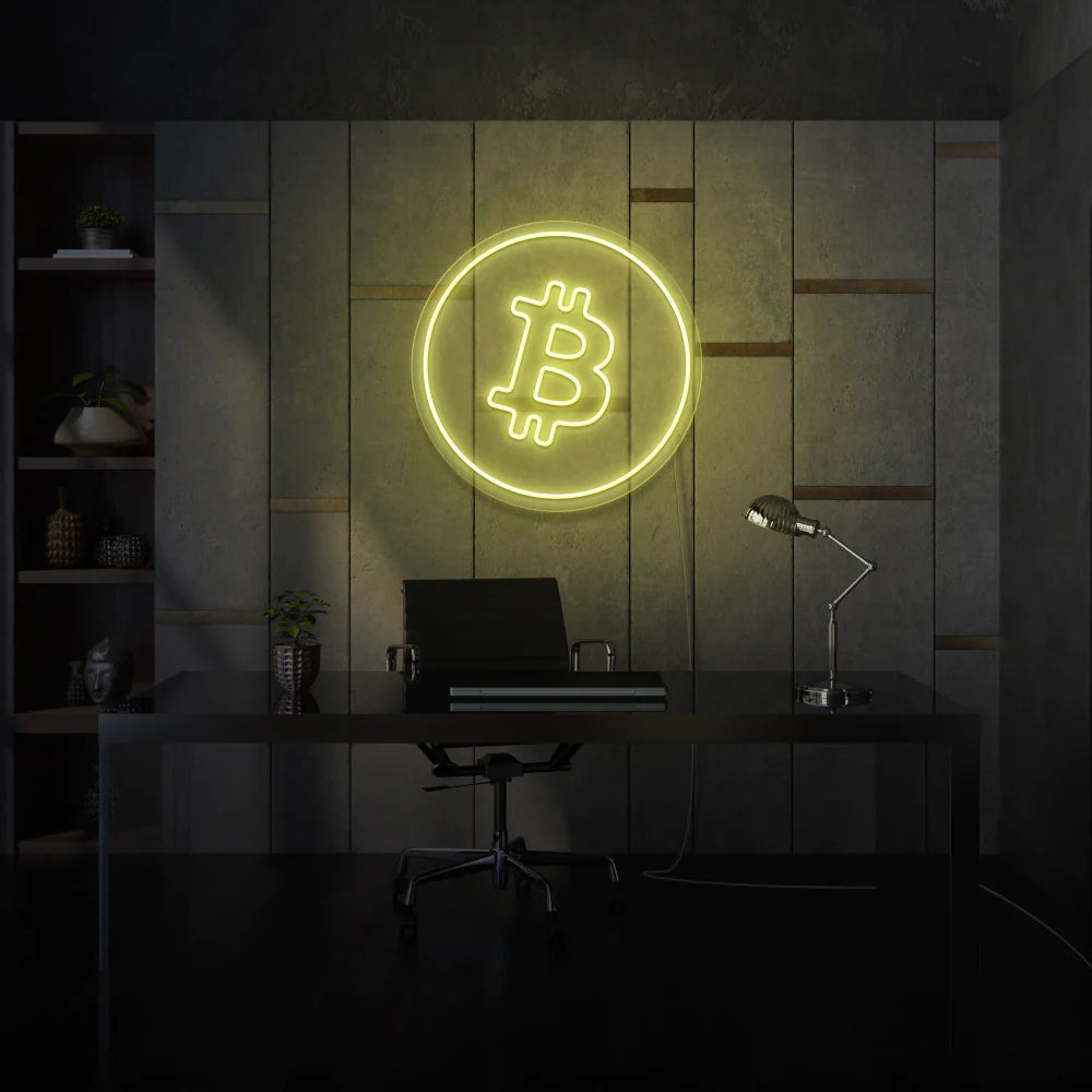 Ajoutez un éclairage exceptionnel à votre intérieur avec notre enseigne néon personnalisée "Bitcoin Logo Enseigne Néon" d'OPLA DESIGN. Utilisant des LED de qualité supérieure, notre enseigne néon donne une touche unique et moderne à votre décoration intérieure. Parfait pour une utilisation dans les magasins, les bureaux, les maisons et les événements spéciaux. Personnalisez-le pour qu'il convienne à votre style. Disponible pour la livraison au Maroc.