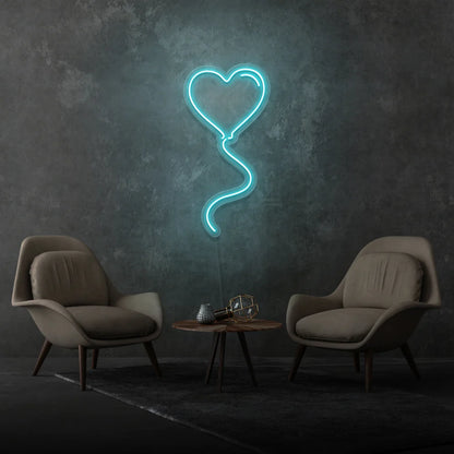 Le Ballon en Forme de Cœur est un produit de décoration néon LED Maroc. parfait pour ajouter une touche romantique et lumineuse à n'importe quel environnement. Ce signe lumineux LED est façonné en forme de cœur et équipé d'ampoules néon LED de haute qualité, qui offrent une belle lueur. 