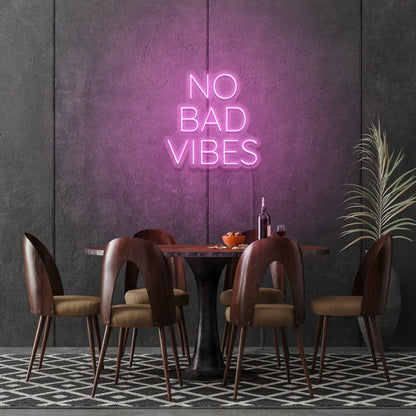 Découvrez notre enseigne au néon LED personnalisée "No Bad Vibes" ! Ajoutez une touche tendance à votre décoration avec cette enseigne lumineuse intérieure/extérieure. Parfaite pour les commerces, les événements spéciaux ou simplement pour créer une ambiance unique chez vous. Fabriquée avec soin, cette enseigne est un éclairage LED de haute qualité, adapté à tous les environnements : résidentiel, commercial, public. 