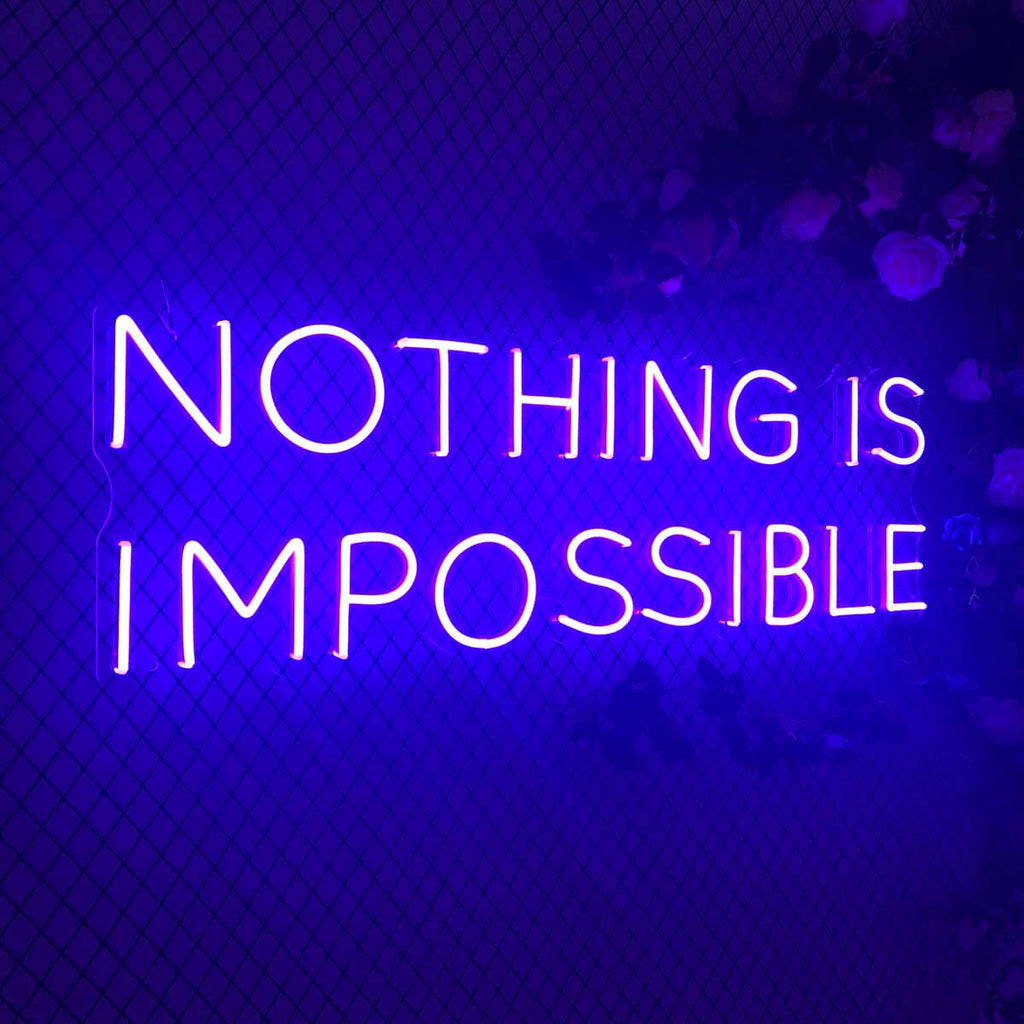 Laissez-vous inspirer par notre enseigne néon LED "Nothing Is Impossible". Personnalisée selon vos envies, cette décoration néon LED apporte une touche unique à votre espace au Maroc. Que ce soit pour un éclairage d'accentuation, une ambiance chaleureuse ou une décoration de magasin, notre enseigne néon LED répond à tous vos besoins. Ajoutez une touche d'originalité à votre jardin, magasin ou vitrine avec notre éclairage extérieur.