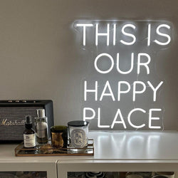 Découvrez "This is Our Happy Place", notre enseigne néon LED personnalisée au Maroc. Idéale pour une décoration néon LED tendance, cette enseigne offre un éclairage d'ambiance unique et personnalisé. Que ce soit pour éclairer votre magasin, votre jardin ou votre vitrine, notre enseigne néon LED crée une atmosphère chaleureuse et accueillante.